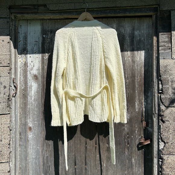 Vintage 80s Ivory Belted Sweater - Picture 4 of 7